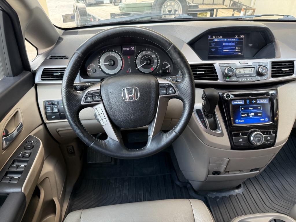 2017 Honda Odyssey - $13,995