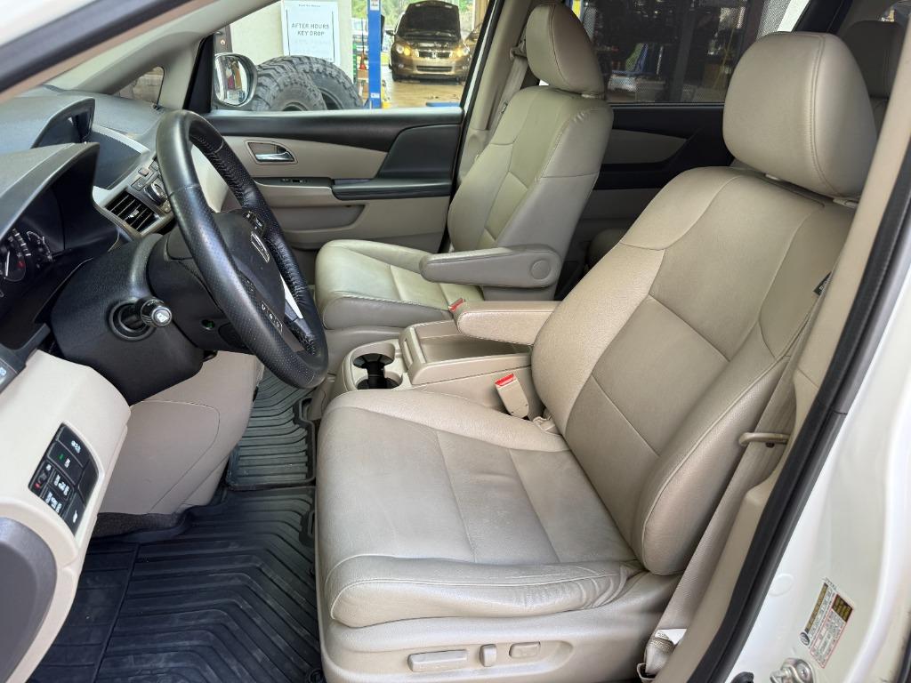 2017 Honda Odyssey - $13,995
