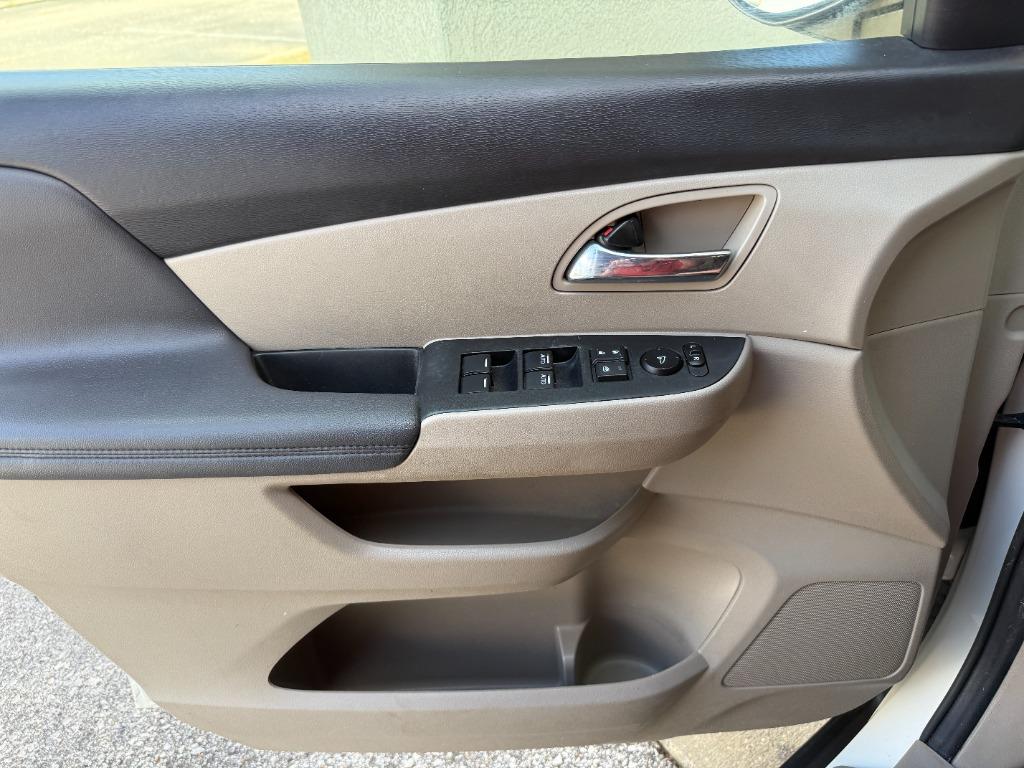 2017 Honda Odyssey - $13,995