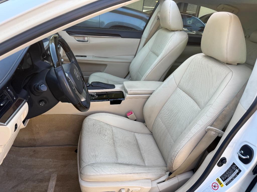 2014 Lexus ES - $13,995