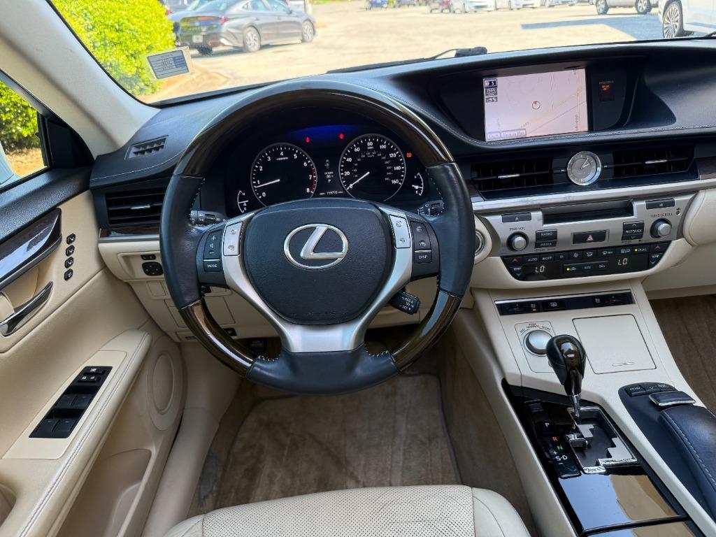 2014 Lexus ES - $13,995