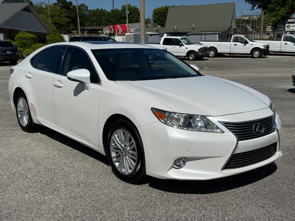 2014 Lexus ES - $13,995