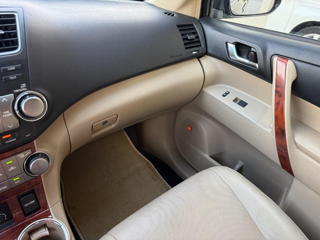 2012 Toyota Highlander - $13,995