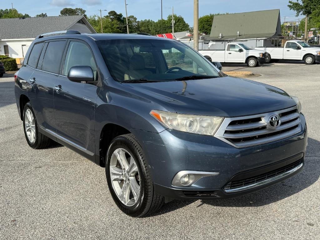 2012 Toyota Highlander - $13,995
