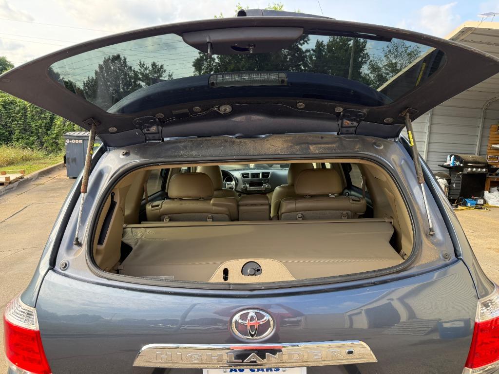 2012 Toyota Highlander - $13,995