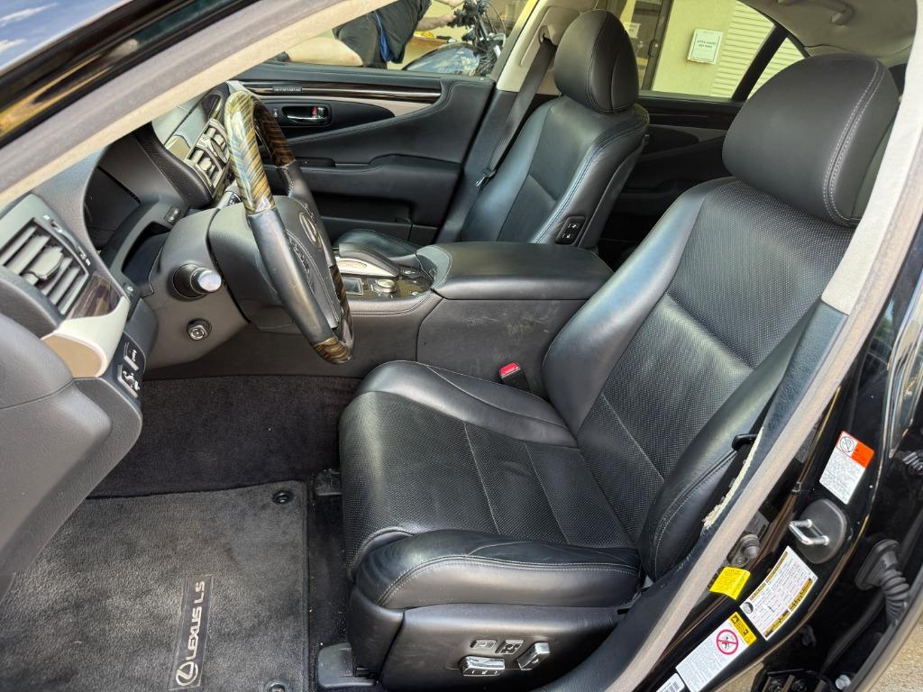 2016 Lexus LS - $17,995