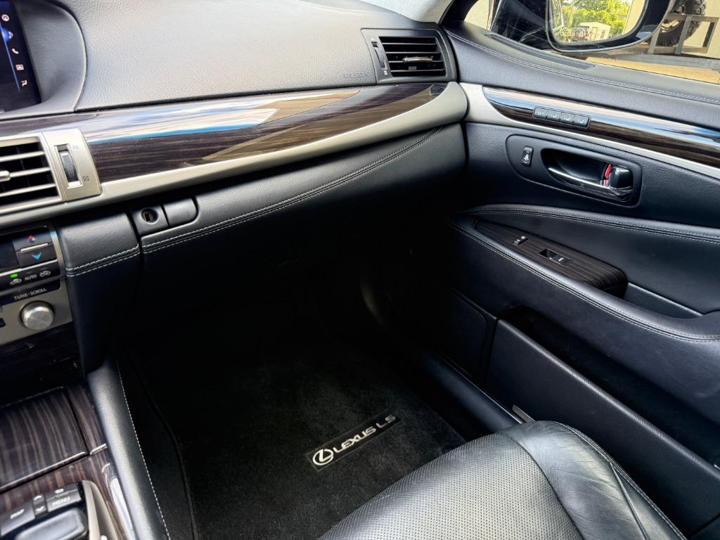 2016 Lexus LS - $17,995