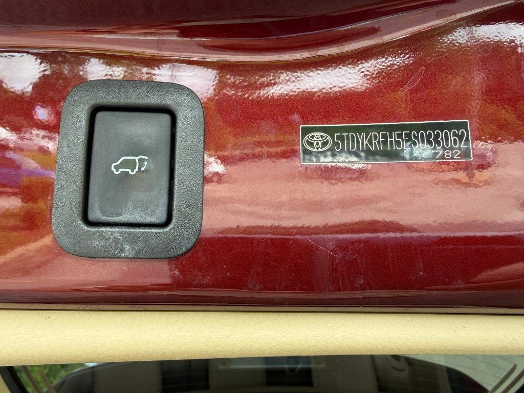 2014 Toyota Highlander - $16,995