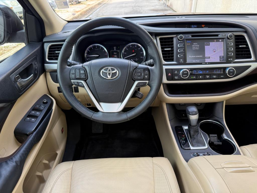 2014 Toyota Highlander - $16,995