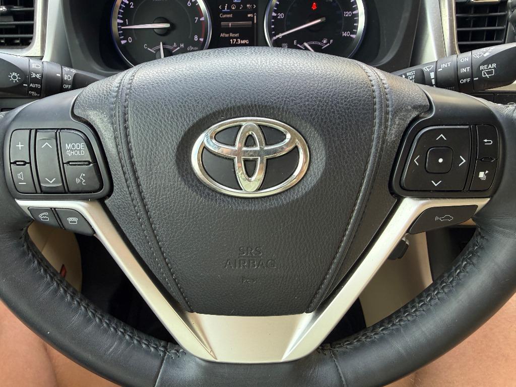 2014 Toyota Highlander - $16,995