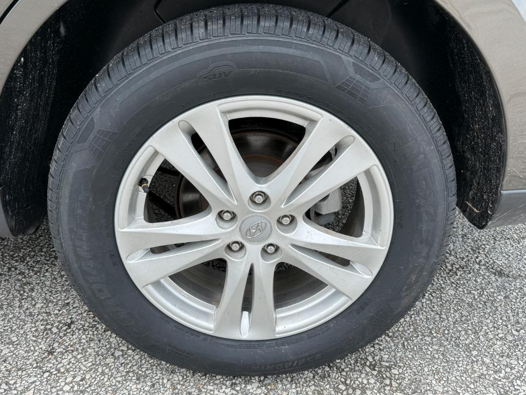 2012 Hyundai Santa Fe - $12,995