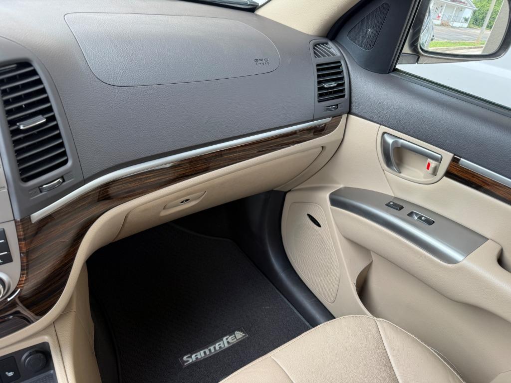 2012 Hyundai Santa Fe - $12,995