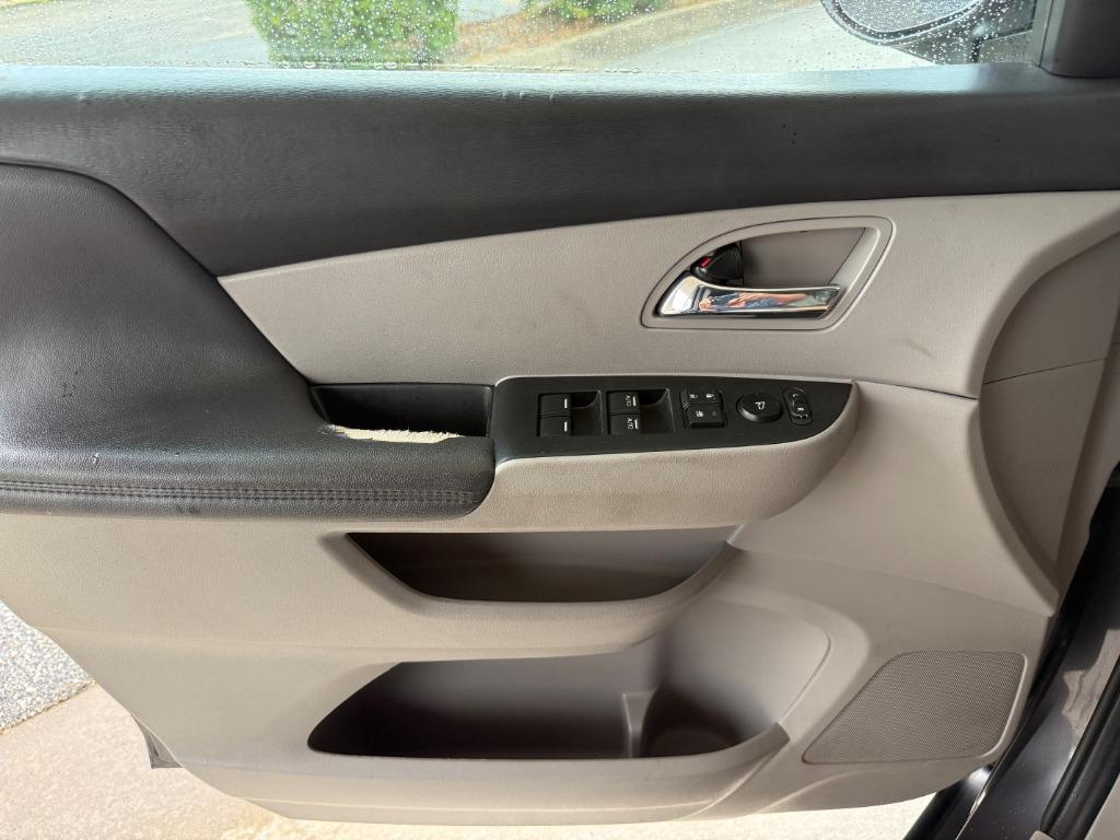 2016 Honda Odyssey - $13,995