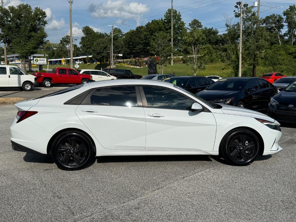 2022 Hyundai Elantra - $15,995