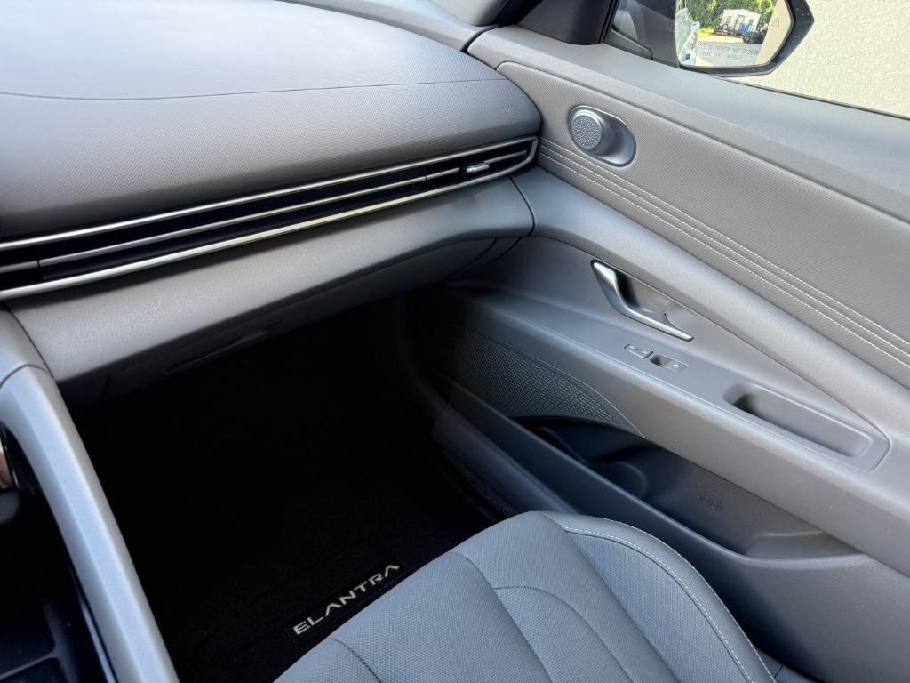 2022 Hyundai Elantra - $15,995