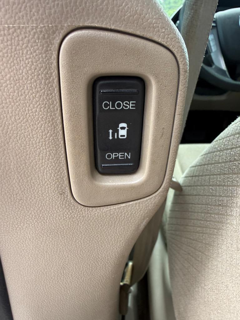 2014 Honda Odyssey - $13,995