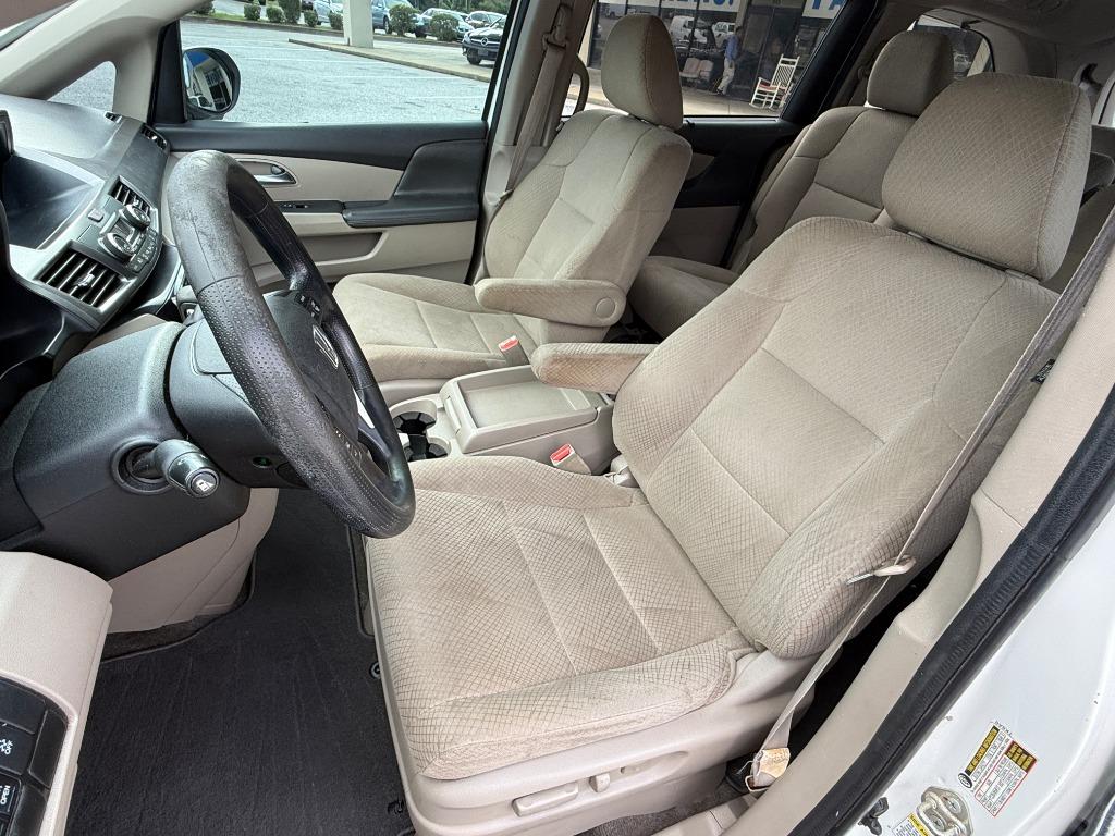2014 Honda Odyssey - $13,995