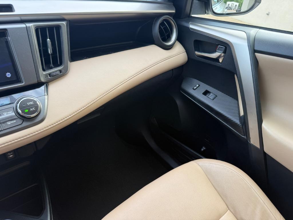 2015 Toyota RAV4 - $14,995
