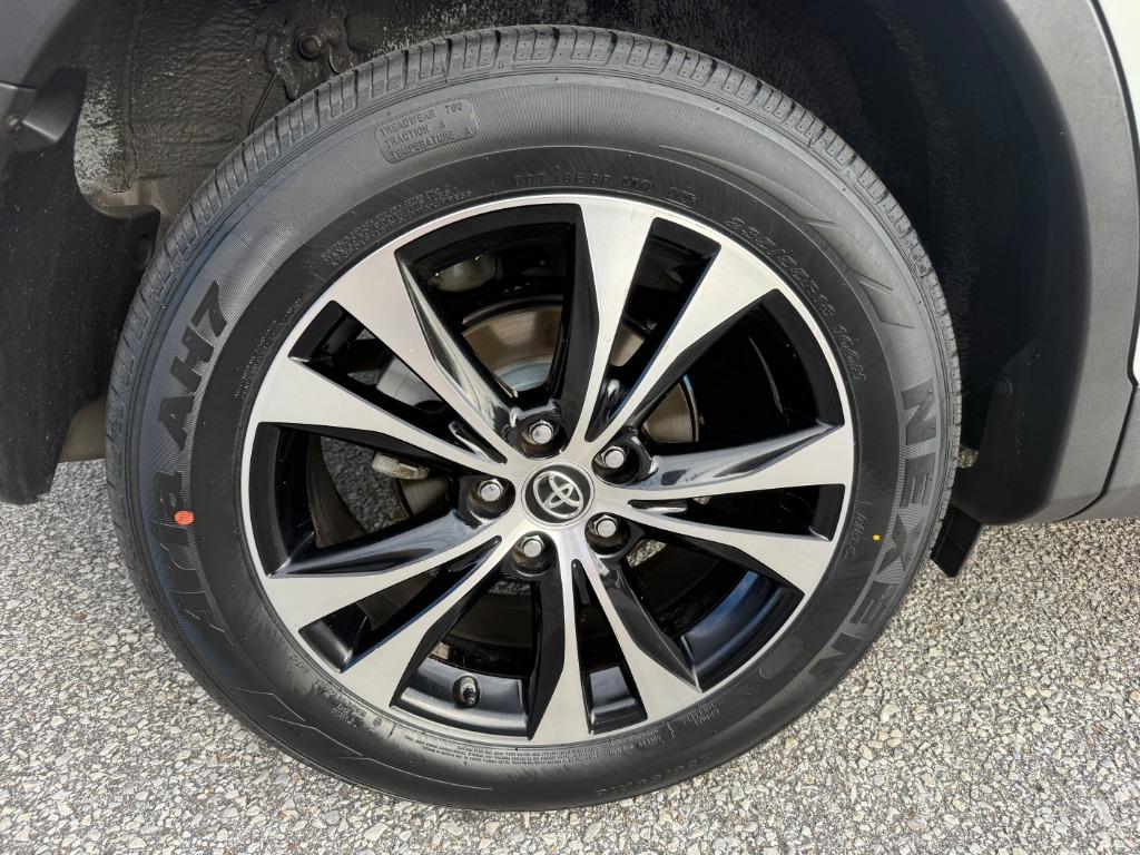 2015 Toyota RAV4 - $14,995