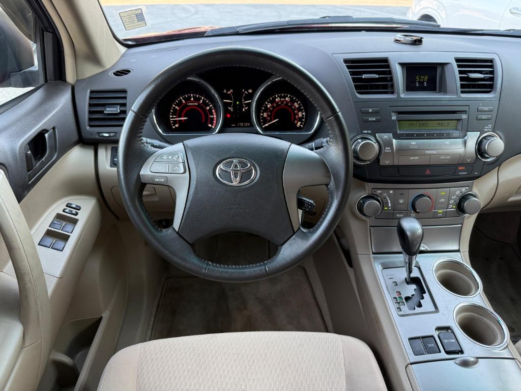 2009 Toyota Highlander - $10,995