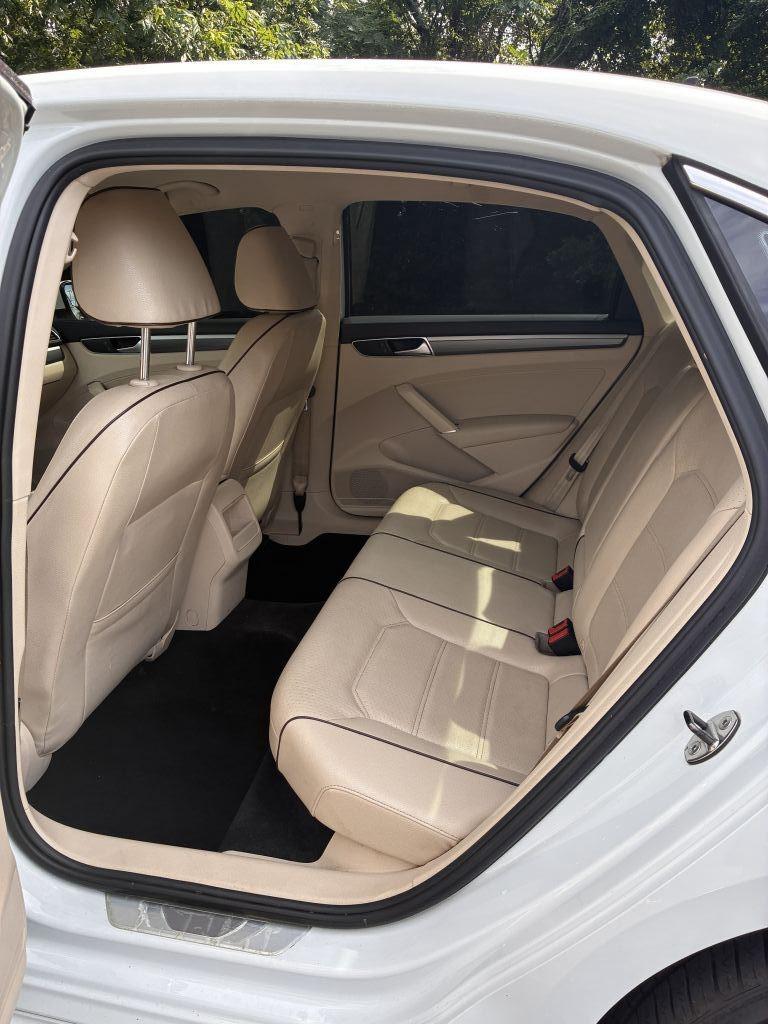 2016 Volkswagen Passat - $13,745