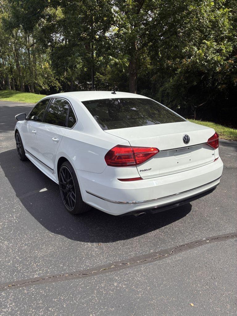 2016 Volkswagen Passat - $13,745