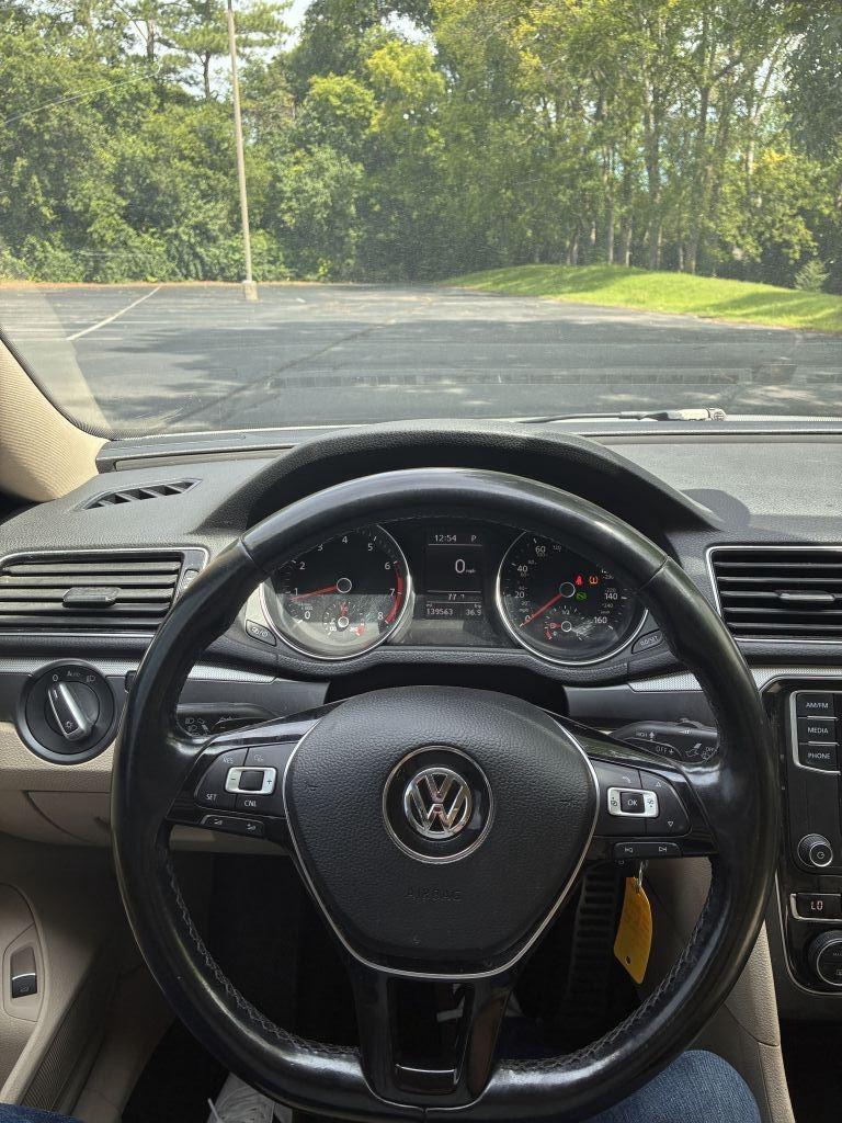 2016 Volkswagen Passat - $13,745