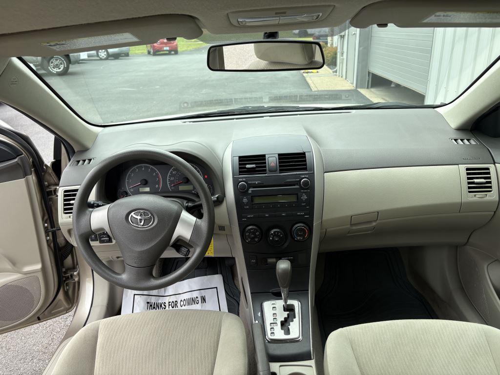 2010 Toyota Corolla photo