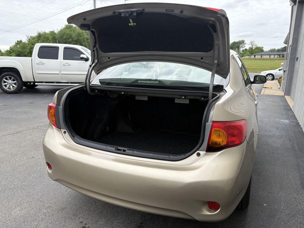 2010 Toyota Corolla photo