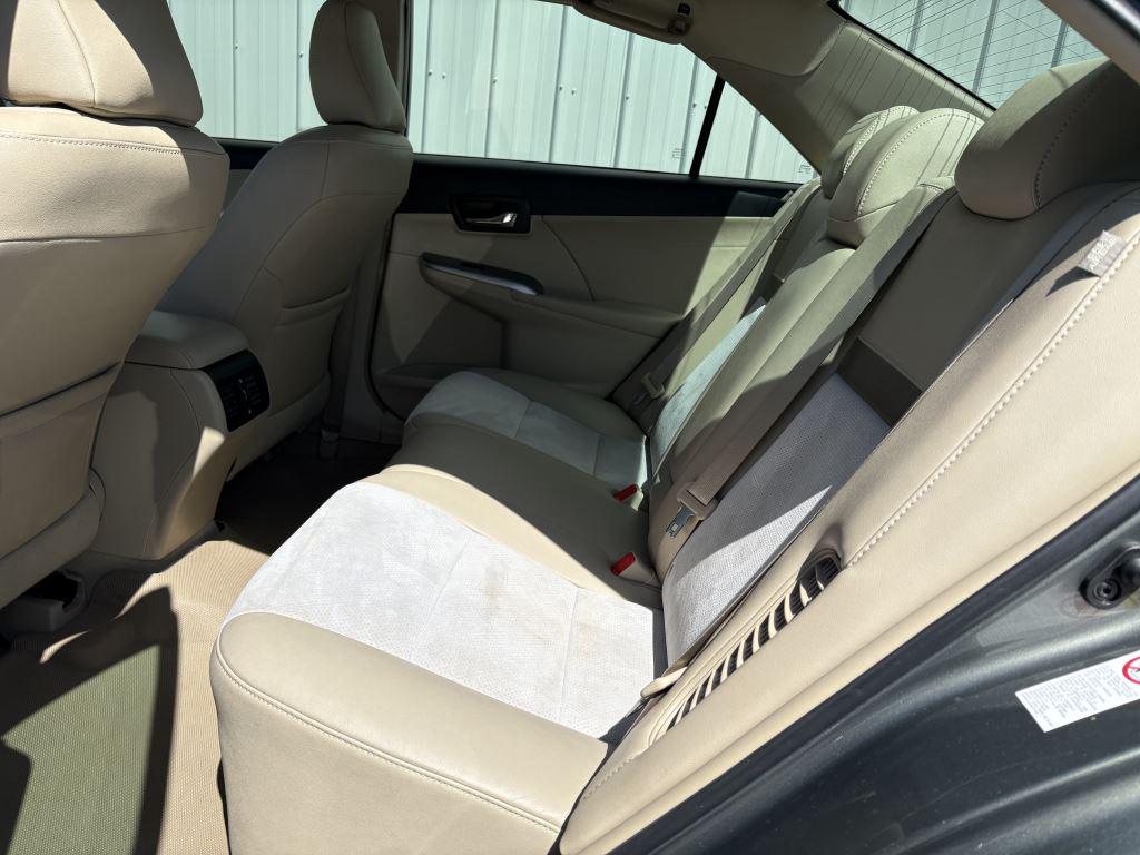 2014 Toyota Camry Hybrid LE photo