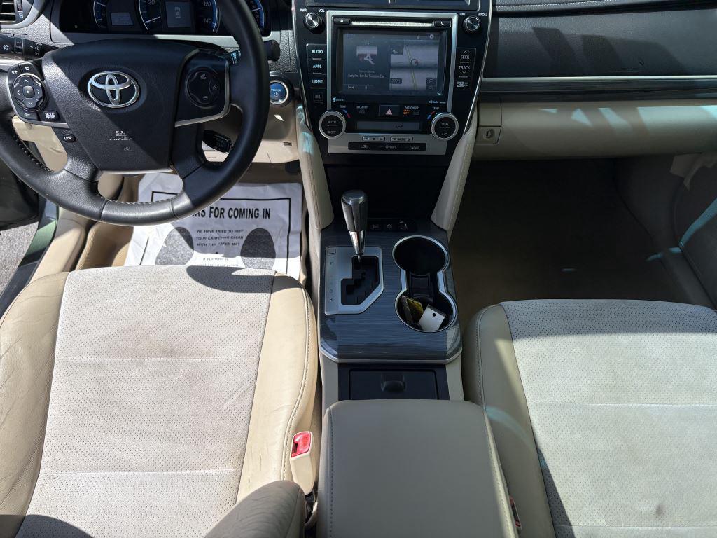 2014 Toyota Camry Hybrid LE photo