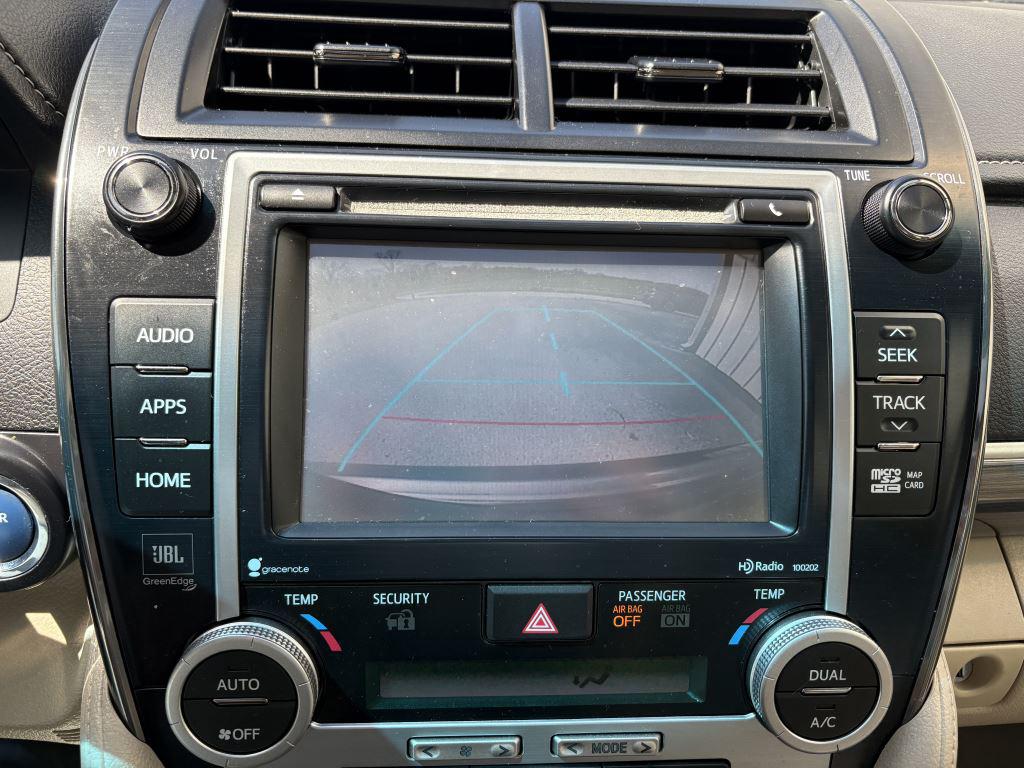 2014 Toyota Camry Hybrid LE photo