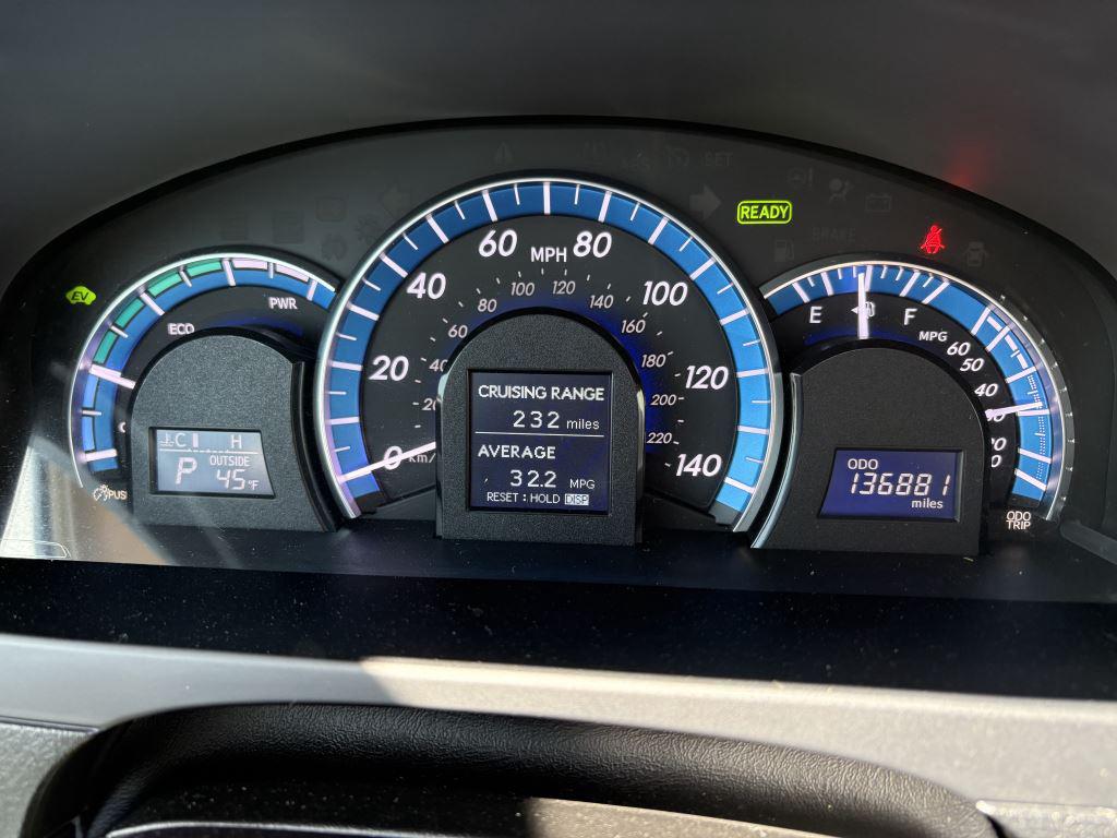 2014 Toyota Camry Hybrid LE photo