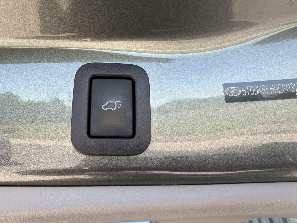 2014 Toyota Highlander - $17,950