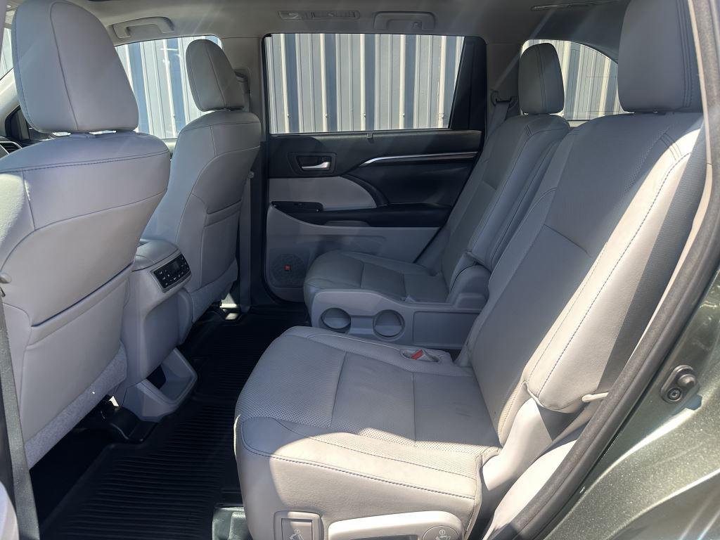 2014 Toyota Highlander - $17,950