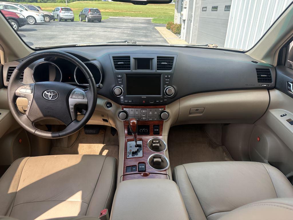 2010 Toyota Highlander - $14,950