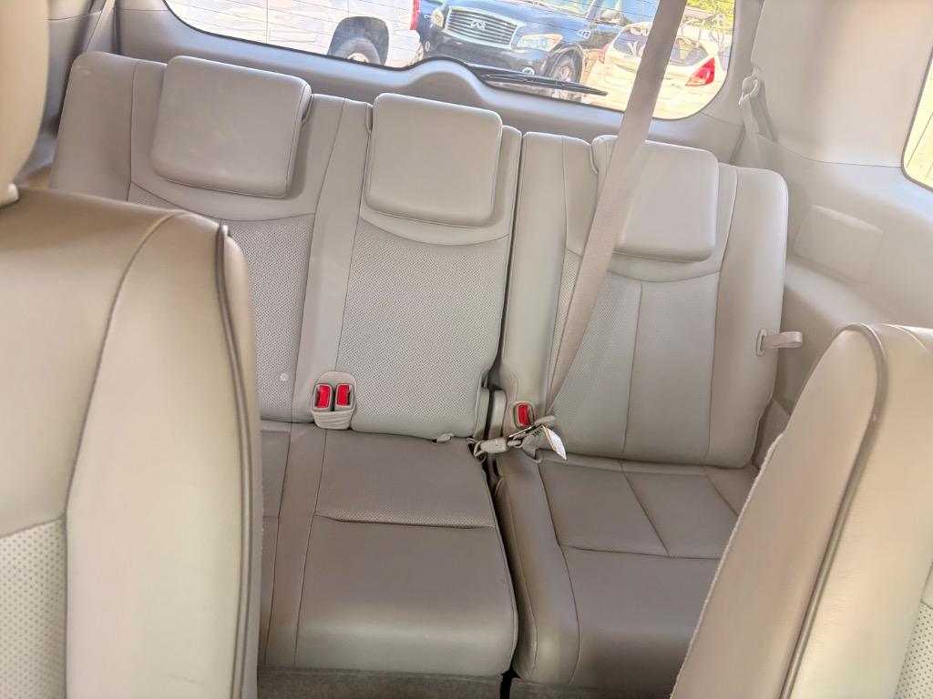2015 Nissan Quest - $10,600