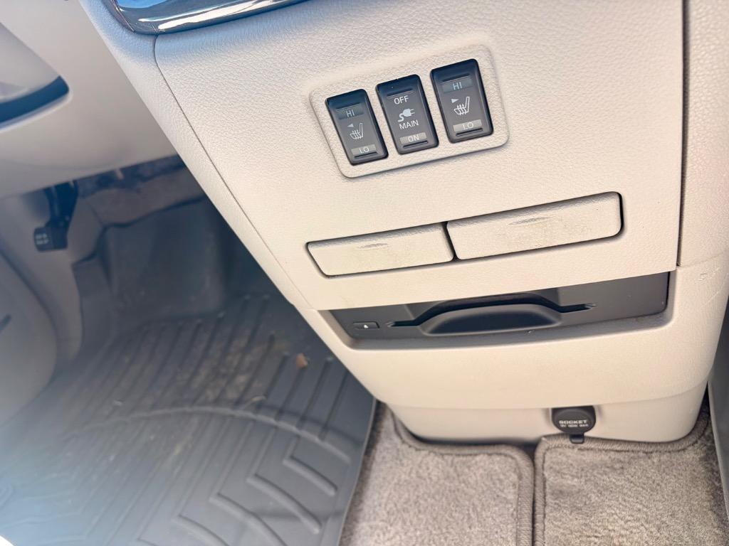 2015 Nissan Quest - $10,600