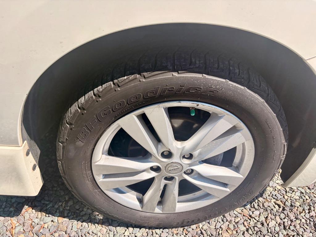 2015 Nissan Quest - $10,600