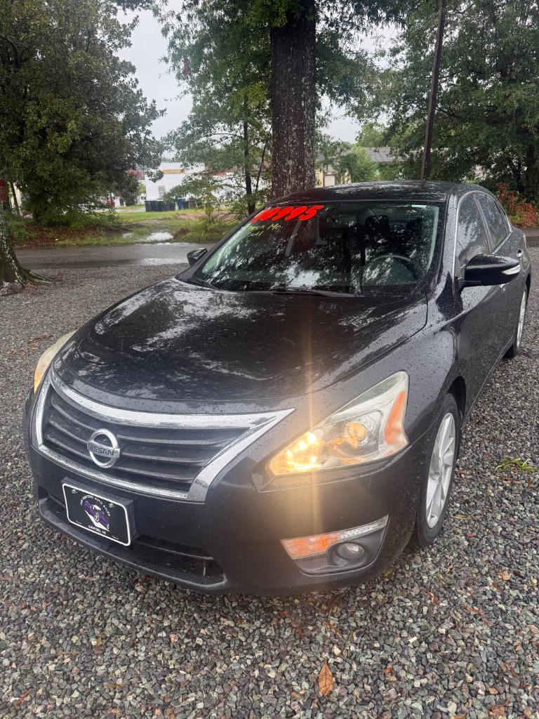 2015 Nissan Altima - $10,995