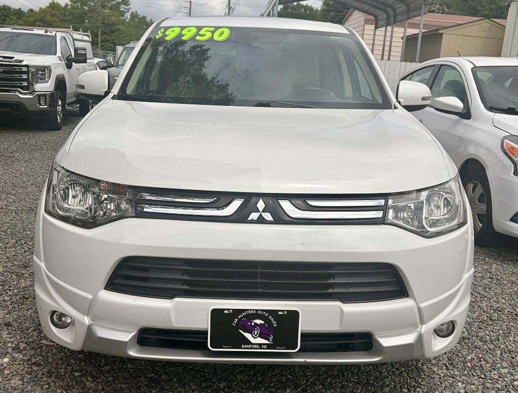 2014 Mitsubishi Outlander - $9,950