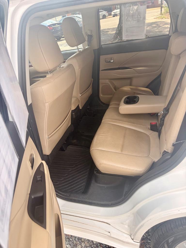 2014 Mitsubishi Outlander - $9,950
