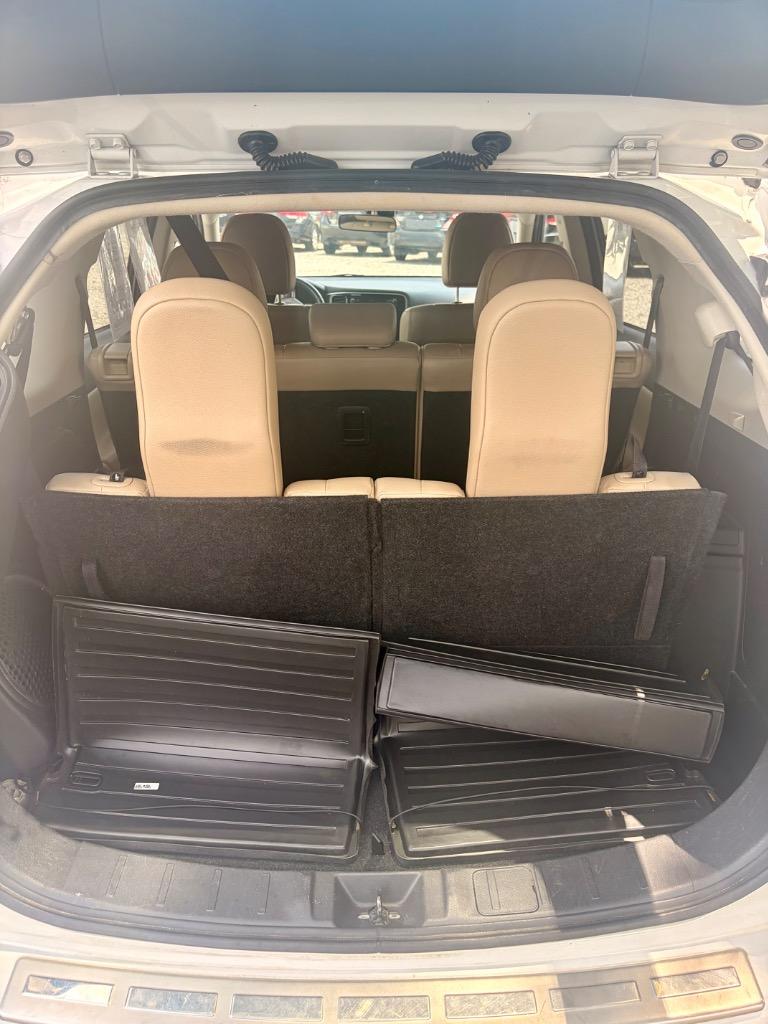 2014 Mitsubishi Outlander - $9,950