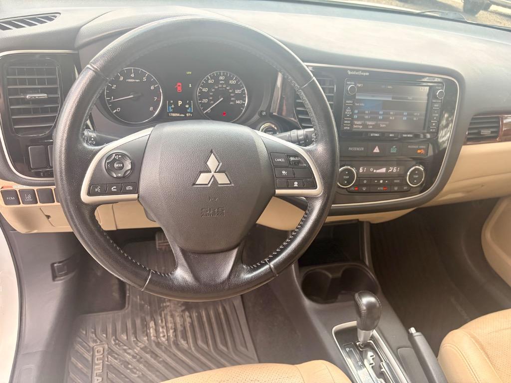 2014 Mitsubishi Outlander - $9,950