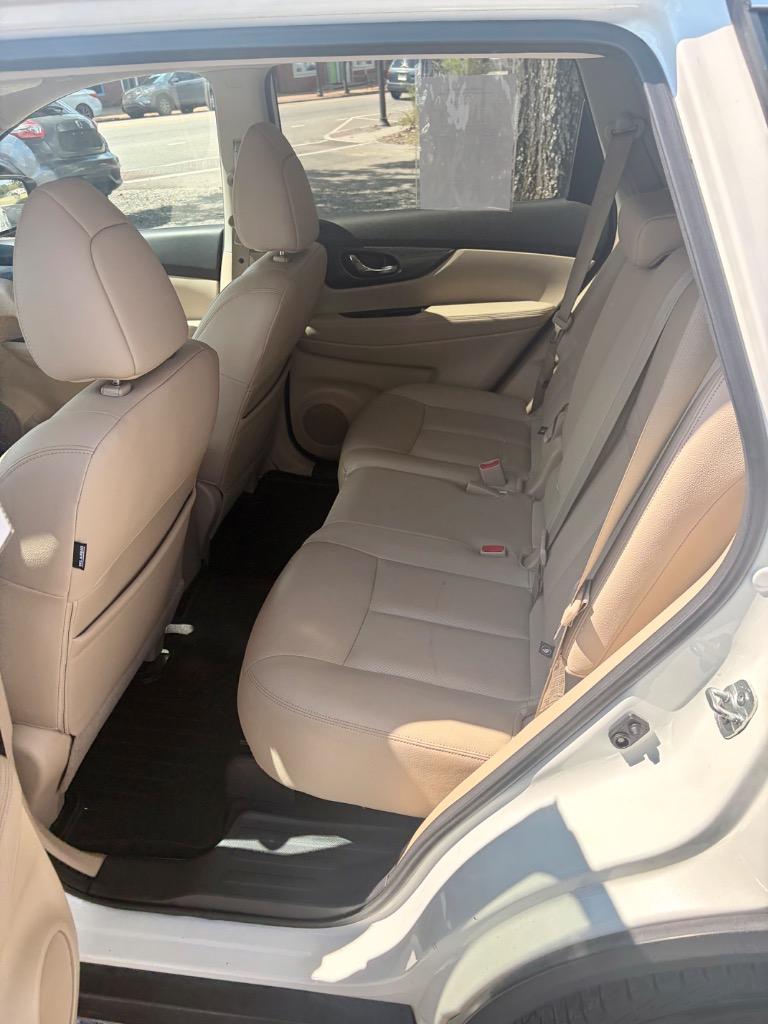 2016 Nissan Rogue - $13,995