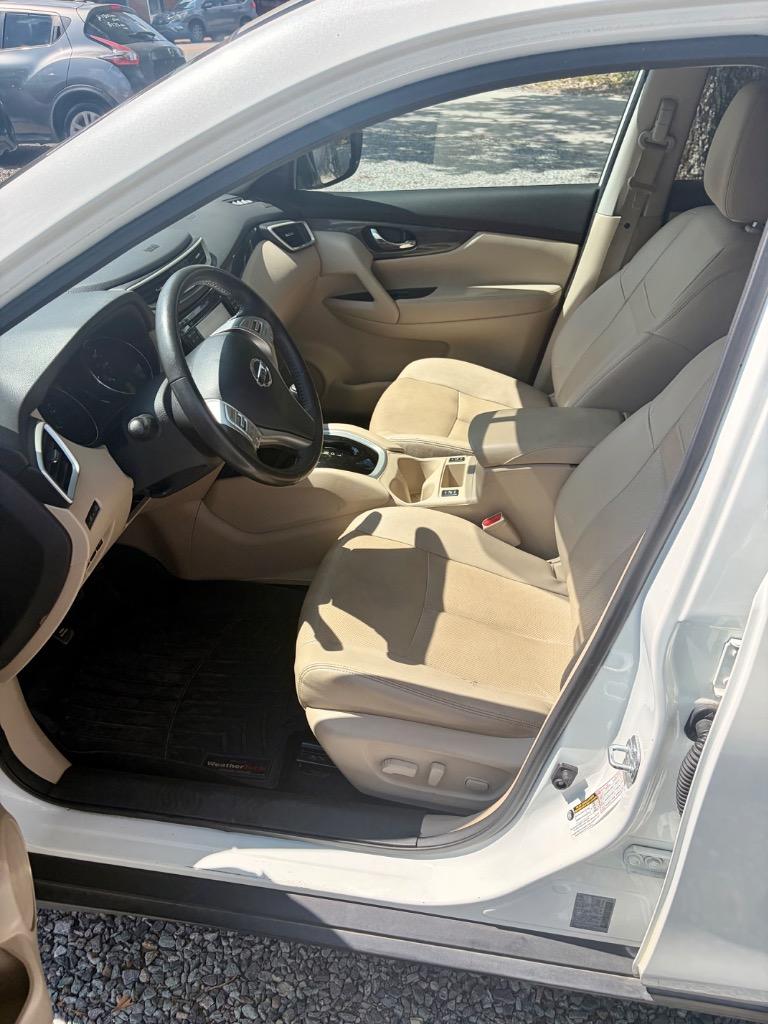2016 Nissan Rogue - $13,995