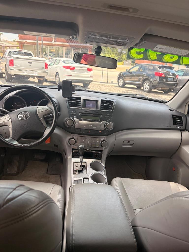 2008 Toyota Highlander - $9,895