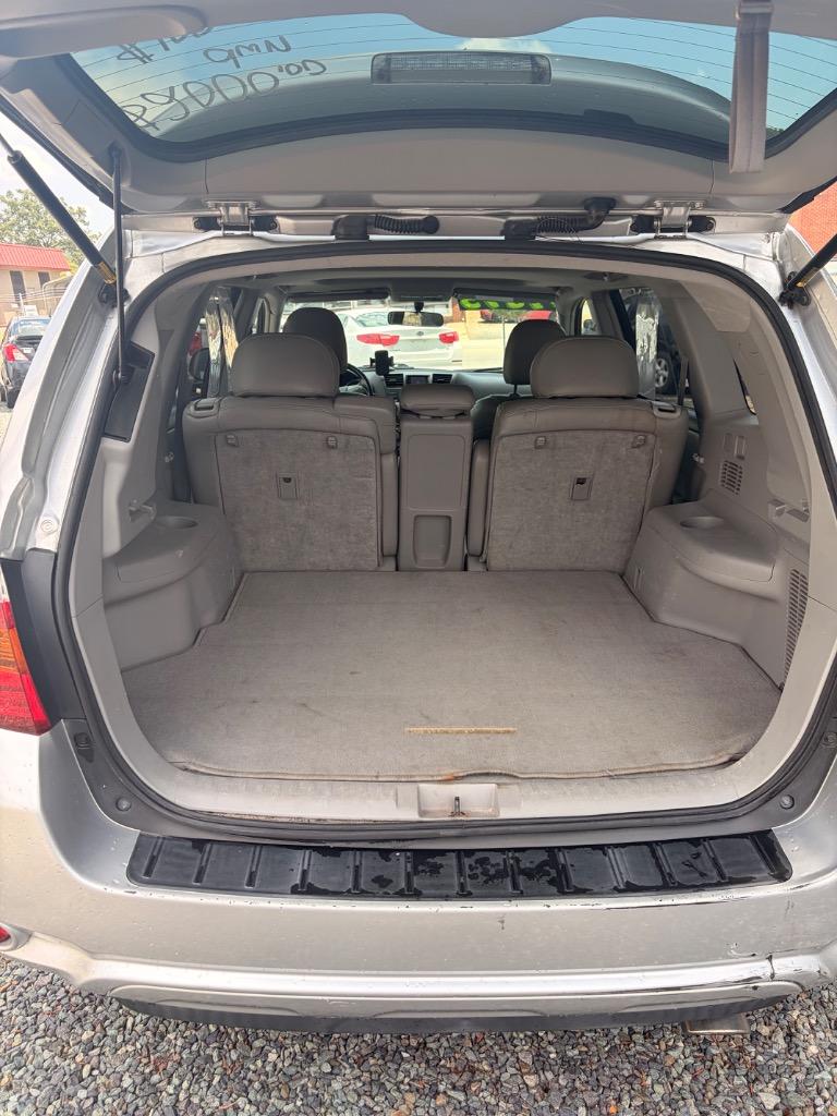 2008 Toyota Highlander - $9,895