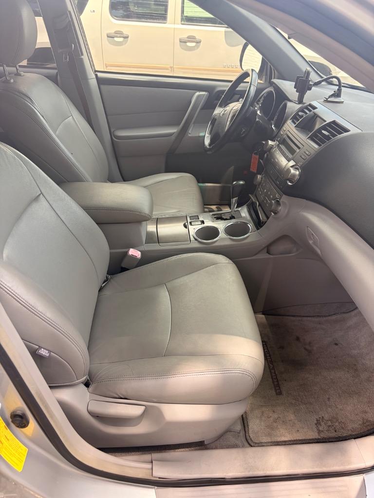 2008 Toyota Highlander - $9,895