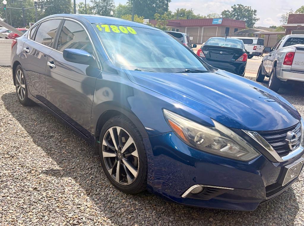 2016 Nissan Altima - $7,800